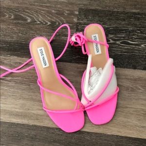 NWB Steve Madden Impressed Sandal.